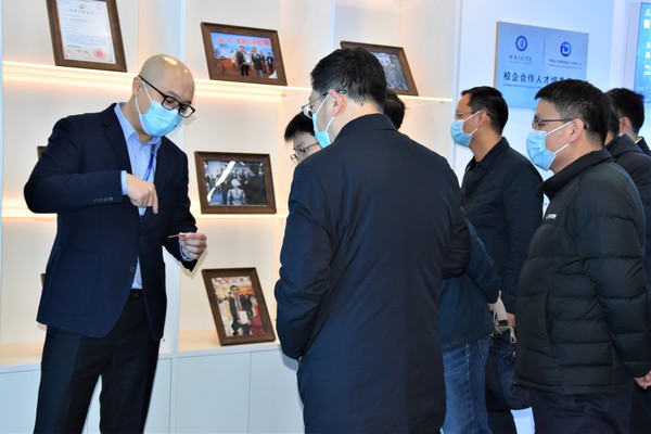 郑州地铁集团常务副总经理袁聚亮一行参观考察中原动力